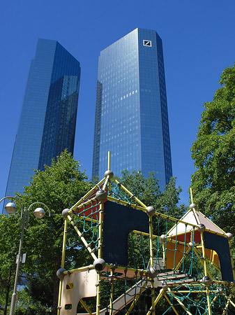 Fotos Deutsche Bank mit Spielplatz | Frankfurt am Main