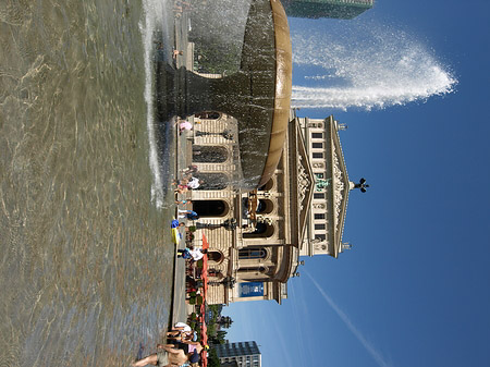 Foto Alte Oper mit Brunnen - Frankfurt am Main