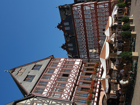 Haus Löwenstein neben großem Laubenberg Foto 