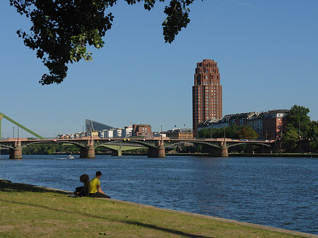 Main Plaza und Untermainbrücke