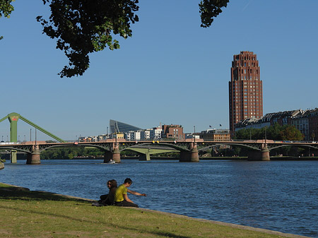 Main Plaza und Untermainbrücke