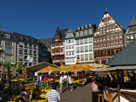 Foto Römer mit Schirmen